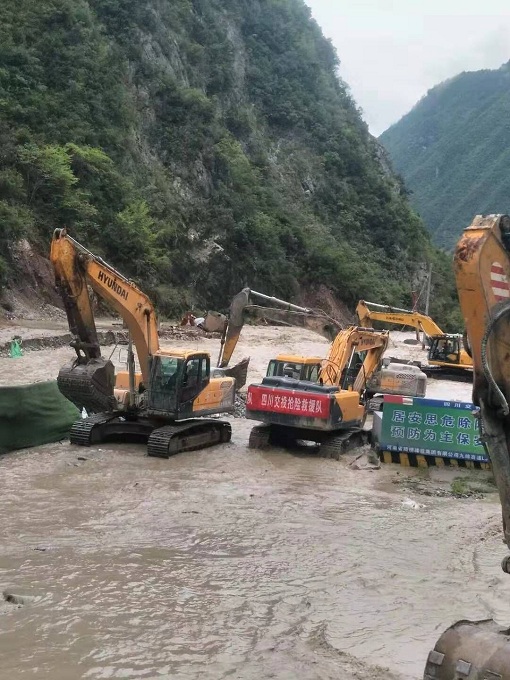 九绵凯发k8国际首页登录中秋抗洪救灾暖人心.jpg