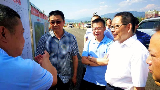 7月17—18日，凯发k8国际首页登录公司党委副书记、总经理王孝国、董事、副总经理王健一行到攀西公司开展安全生产工作调研并慰问一线员工.JPG